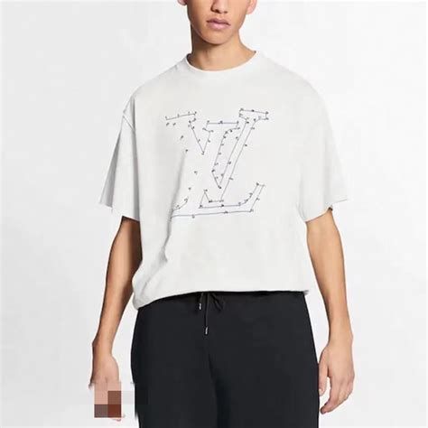 เสื้อยืดหลุยส์ วิตตอง ผู้หญิง